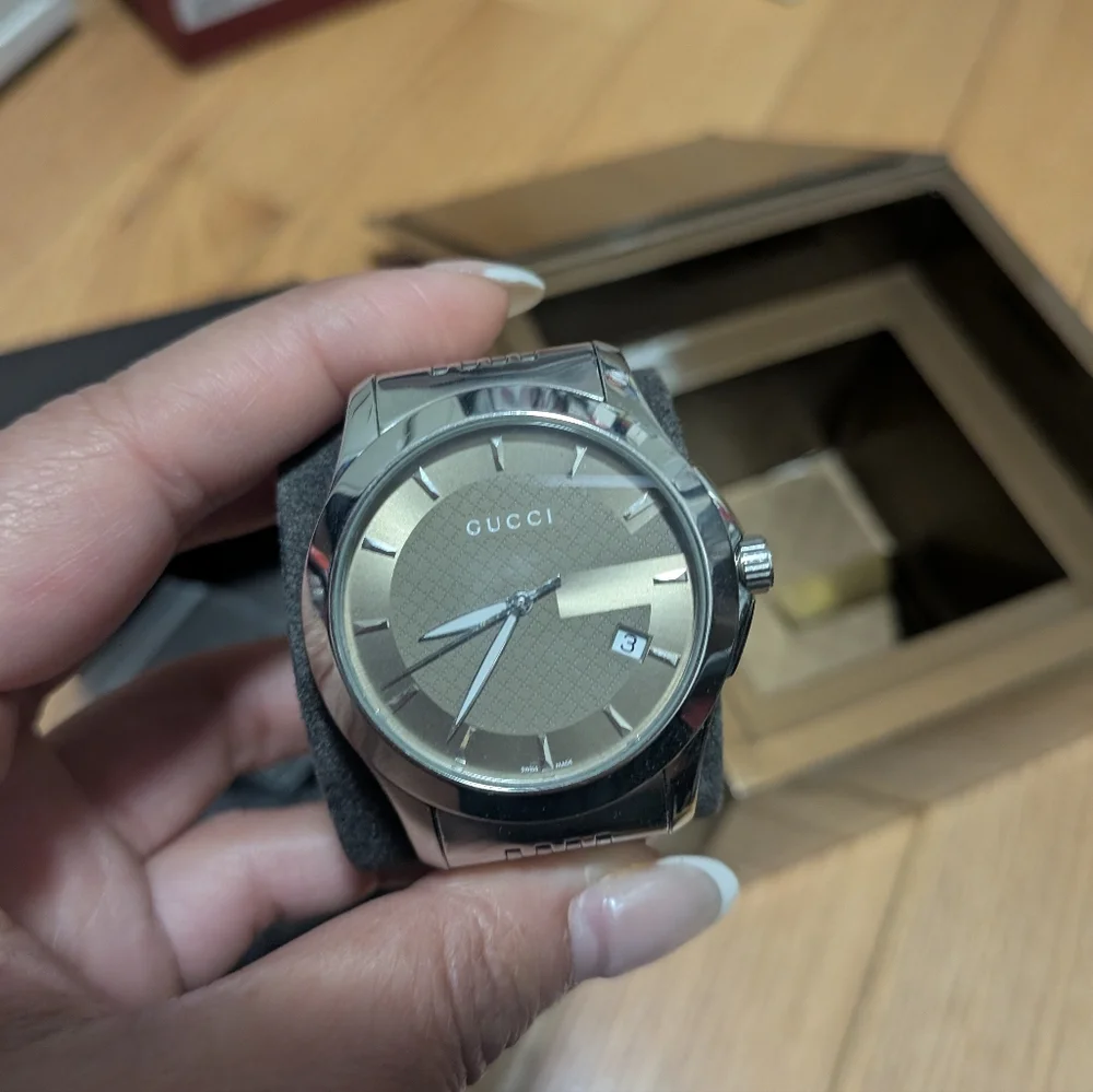 GUCCI G TIMELESS YA126406 STAINLESS STEEL WATCH